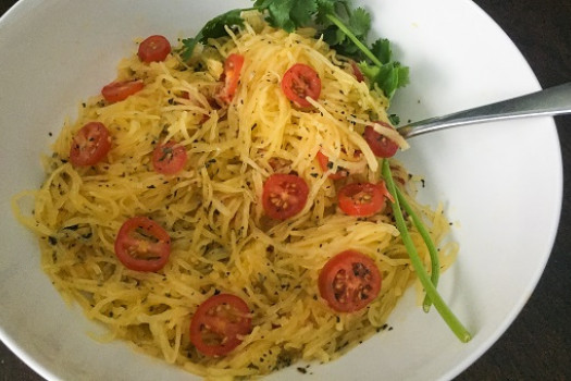 Spaghetti Squash with Tomato Basil Sauce